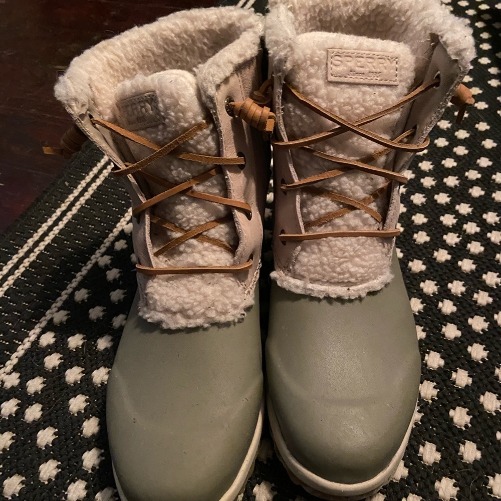 Worn Once! Sperry Insulated Duck Boots!